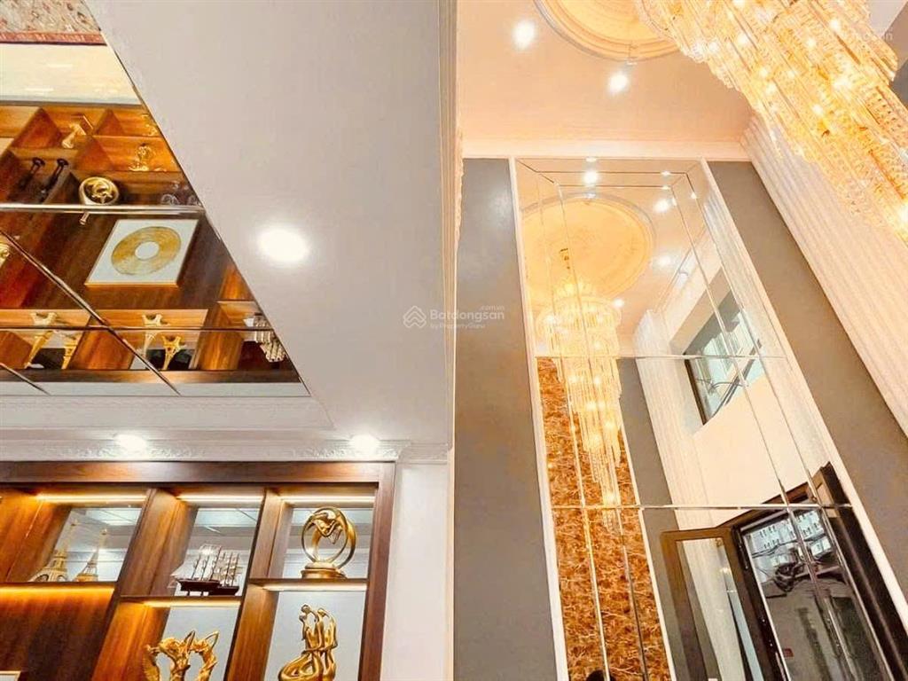 Bán nhà giáp nhất, lô góc, ô tô đỗ cửa, ngõ thông kinh doanh, nhà đẹp hiện đại, hàng xóm 2 khu vin