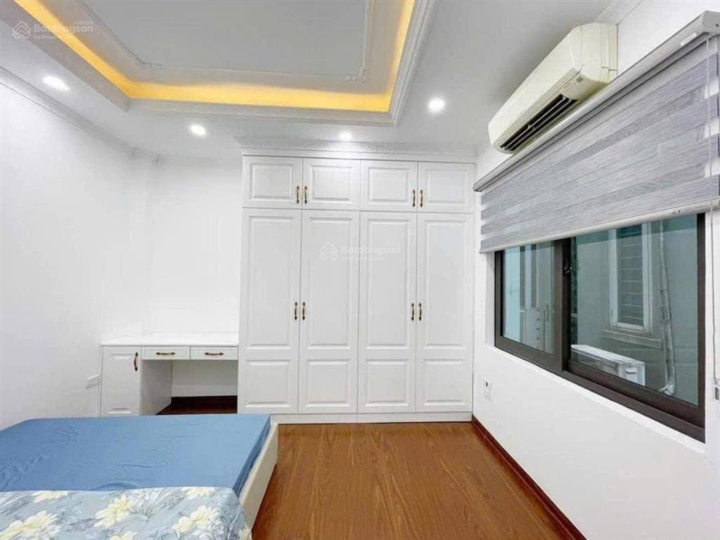 Bán nhà giáp nhất, lô góc, ô tô đỗ cửa, ngõ thông kinh doanh, nhà đẹp hiện đại, hàng xóm 2 khu vin