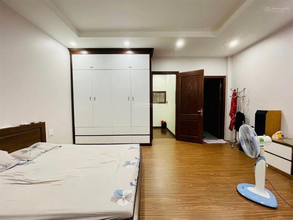 Bán nhà thượng đình, ngõ 3 mét, nhà mới 5 tầng thoáng sáng, mặt tiền rộng đẹp