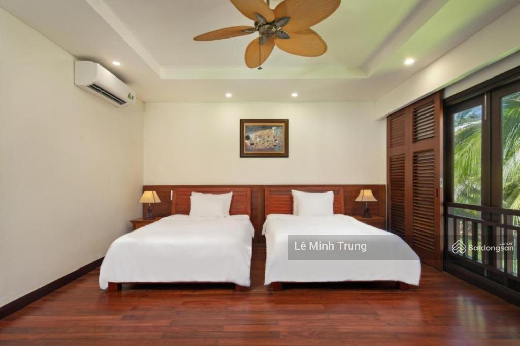 Biệt thự hồ bơi sát biển mỹ khê  dòng tiền 60tr/tháng  có pccc