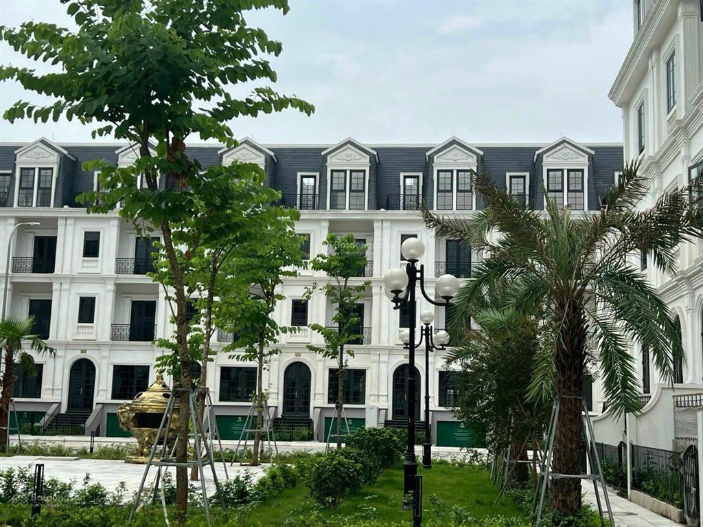 Mới ra! căn biệt thự song lập kề jade square đã có sổ đỏ 180m2  45 tỷ.  0375 745 ***