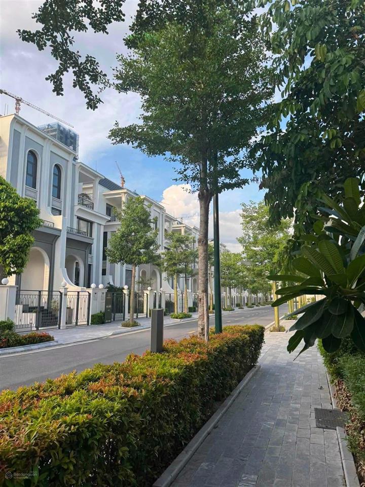 Chính chủ cần bán liền kề khu p ciputra giá tốt  0375 745 ***
