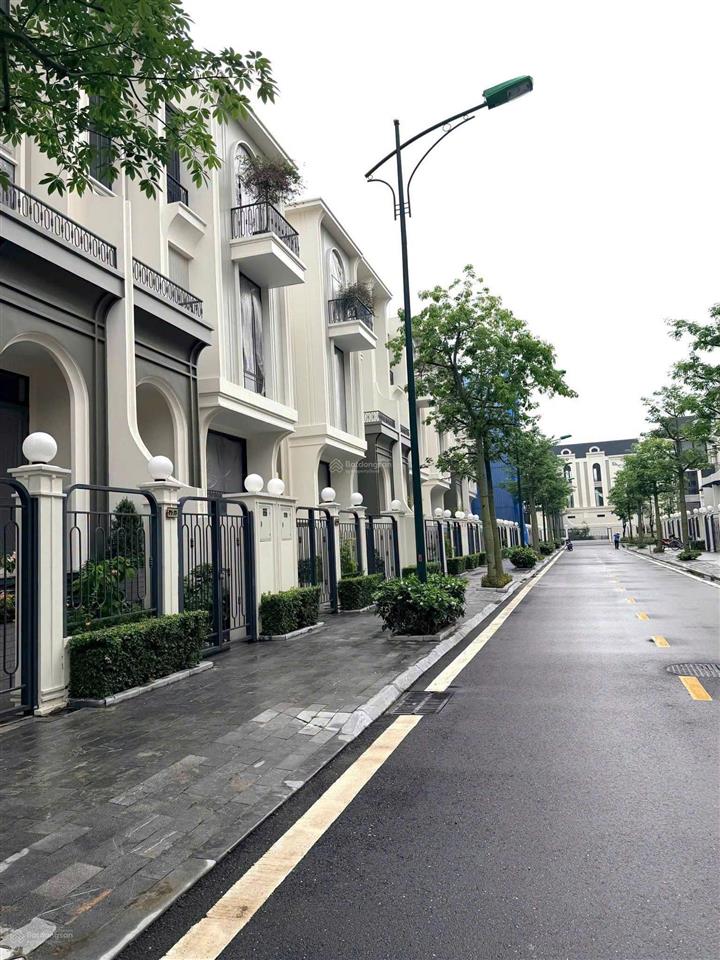 Chính chủ cần bán liền kề khu p ciputra giá tốt  0375 745 ***