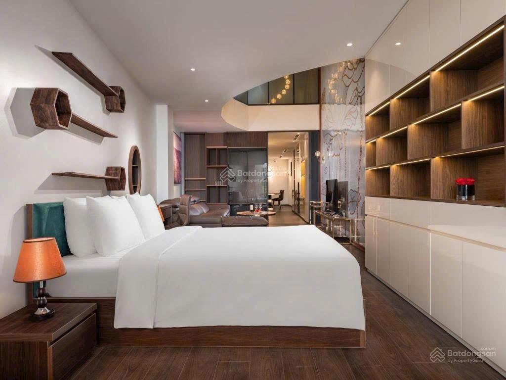 Bán gấp căn 3pn toà 901 starlake tây hồ tây, 130m2, 18 tỷ