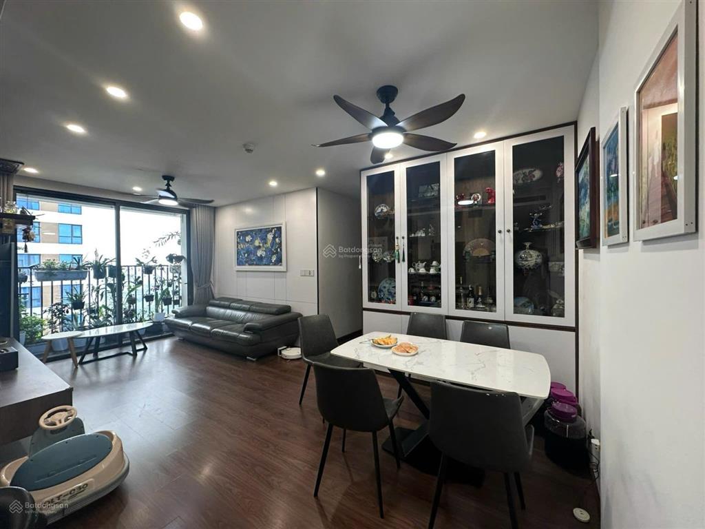 Bán nhanh căn hộ 2pn toà 6th  tây hồ tây, 90m2, 10 tỷ 9