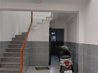 Nhà mới dọn vào ở ngay hẻm võ thị nhờ  sát bên khu lam long  4pn  chỉ 5 tỷ