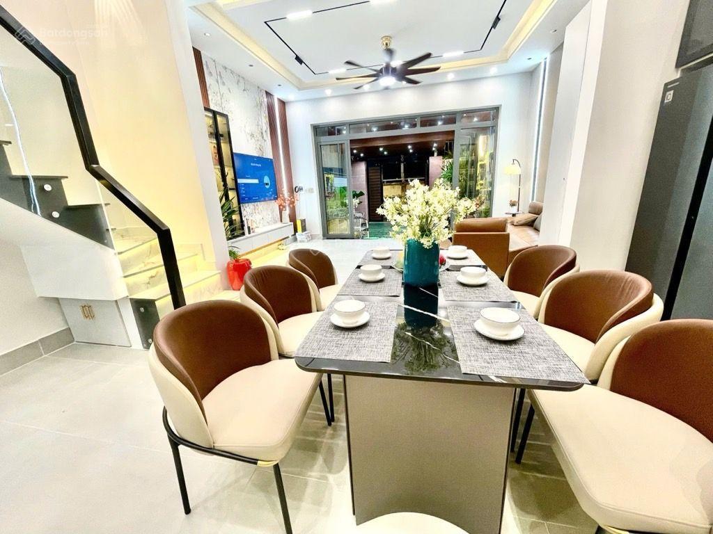 Bán nhà sân vườn mini  ( kho b )trung tâm tt nhà bè đặng ngữ lâm  dt 150 m2  giá 7,265 tỷ