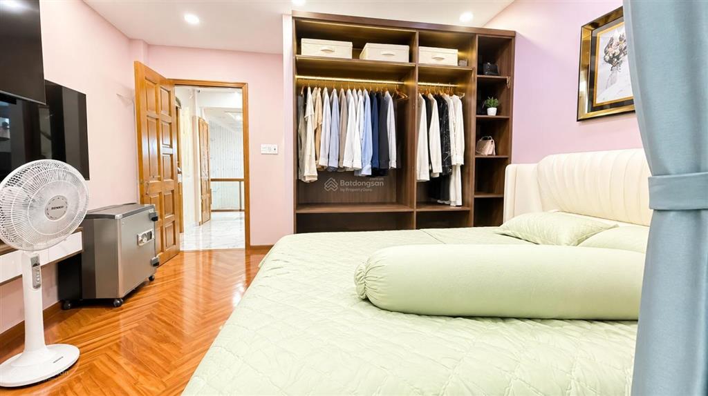 Nhà đẹp 3 tầng cách hẻm xh khoảng 20m  huỳnh tấn phát phú thuận  q7 6.** đ
