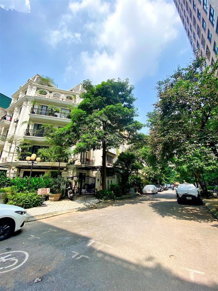Lô góc 2 mặt ô tô tránh, vỉa hè rộng, 178m2 x5t, chủ bán chia tài sản, giá thiện chí!