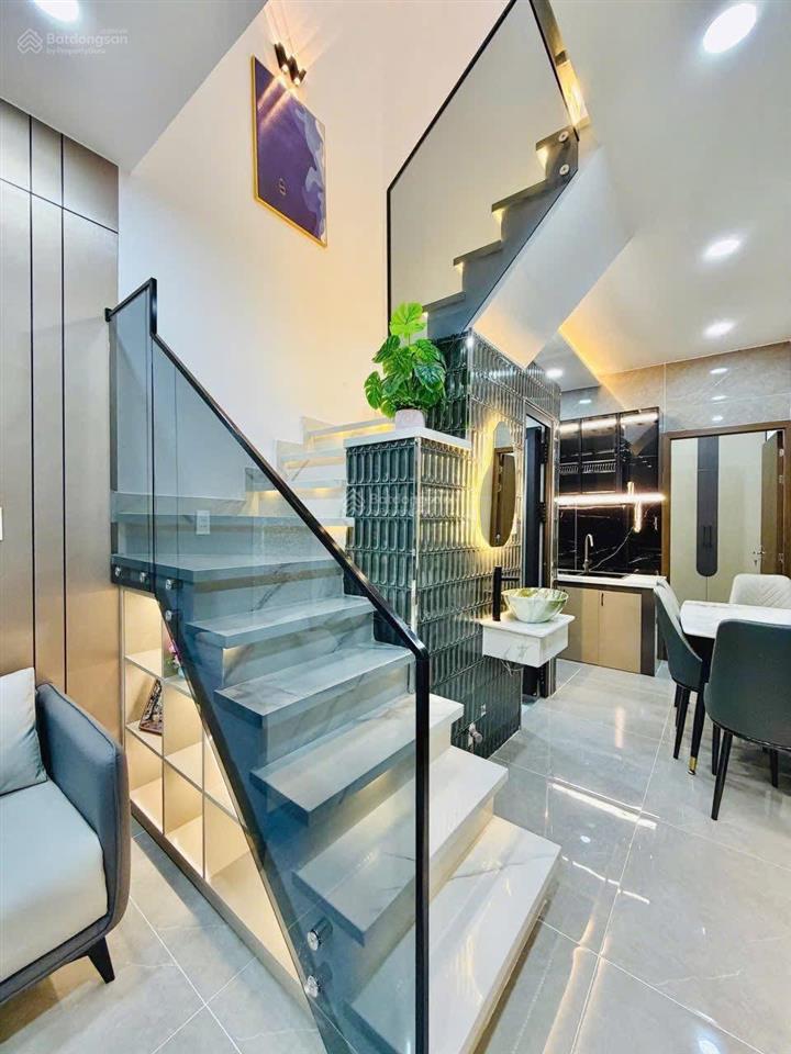 Nhà đẹp nguyễn thị thập quận 7 ngang 4m dài 13m. 4 phòng ngủ. giá chỉ hơn 4 tỷ (còn thương lượng)