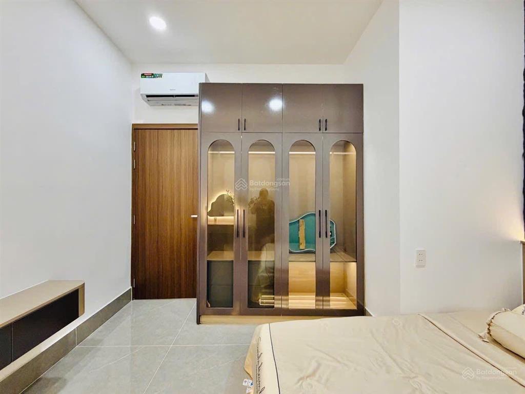 Nhà đẹp nguyễn thị thập quận 7 ngang 4m dài 13m. 4 phòng ngủ. giá chỉ hơn 4 tỷ (còn thương lượng)