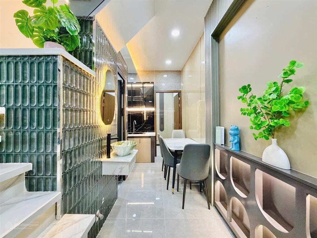 Nhà đẹp nguyễn thị thập quận 7 ngang 4m dài 13m. 4 phòng ngủ. giá chỉ hơn 4 tỷ (còn thương lượng)