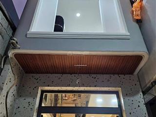 Bán nhà tân thuận. dt 3m x 13m. 2 tầng 3 pn. sổ hồng. cách mặt tiền 30m. giá chỉ 3.5 tỷ