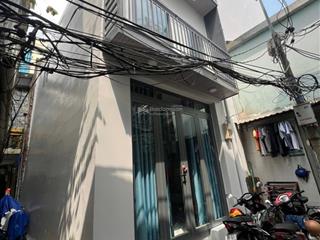 Nhà mini q7. ngang 4m dài 8m. 2 tầng 3 phòng ngủ. sổ hồng, hoàn công. giá chỉ 2.9 tỷ