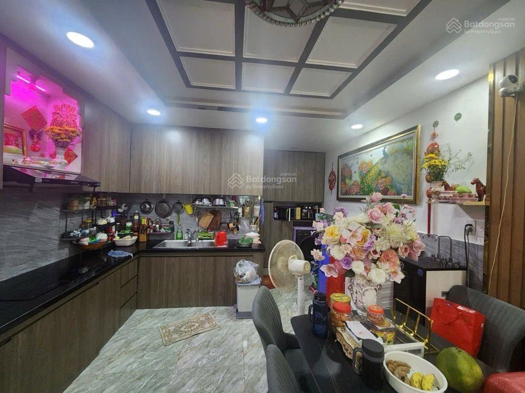 Bán nhà cạnh lotte himlam. 3 tầng 4 phòng ngủ. ngang 4.5m dài 10m. sổ hồng, hoàn công . chỉ 5 tỷ