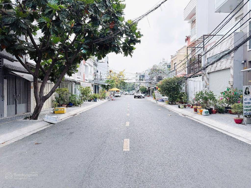 Bán nhà cạnh lotte himlam. 3 tầng 4 phòng ngủ. ngang 4.5m dài 10m. sổ hồng, hoàn công . chỉ 5 tỷ