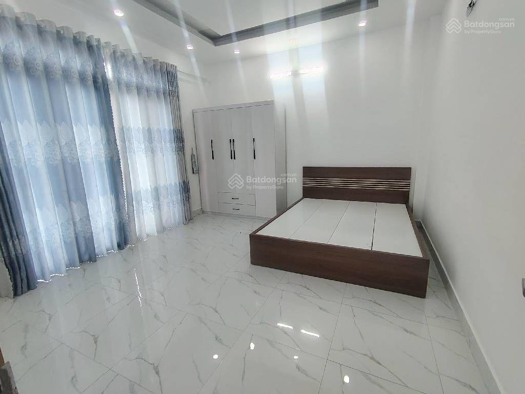 Bán nhà ngay bv tân hưng. ngang 6m dài 10m. 4 phòng ngủ. sổ hồng, hoàn công. hẻm rộng. chỉ 5.8 tỷ
