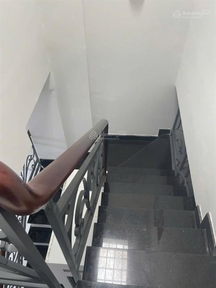 Nhà đẹp cạnh kdc himlam. sát bệnh viện tân hưng. ngang 4m dài 10m. sổ hồng, hoàn công. chỉ hơn 4t