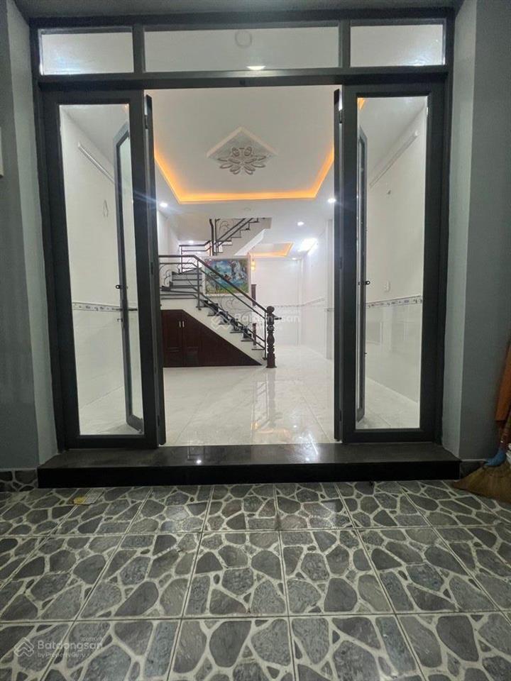 Nhà đẹp cạnh kdc himlam. sát bệnh viện tân hưng. ngang 4m dài 10m. sổ hồng, hoàn công. chỉ hơn 4t