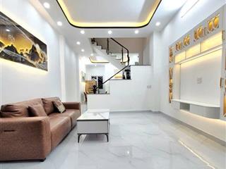 Bán nhà cạnh lotte mart. ngang 4m dài 15m. 3 tầng 4 phòng ngủ. sổ hồng. hoàn công. giá chỉ 5.8 tỷ