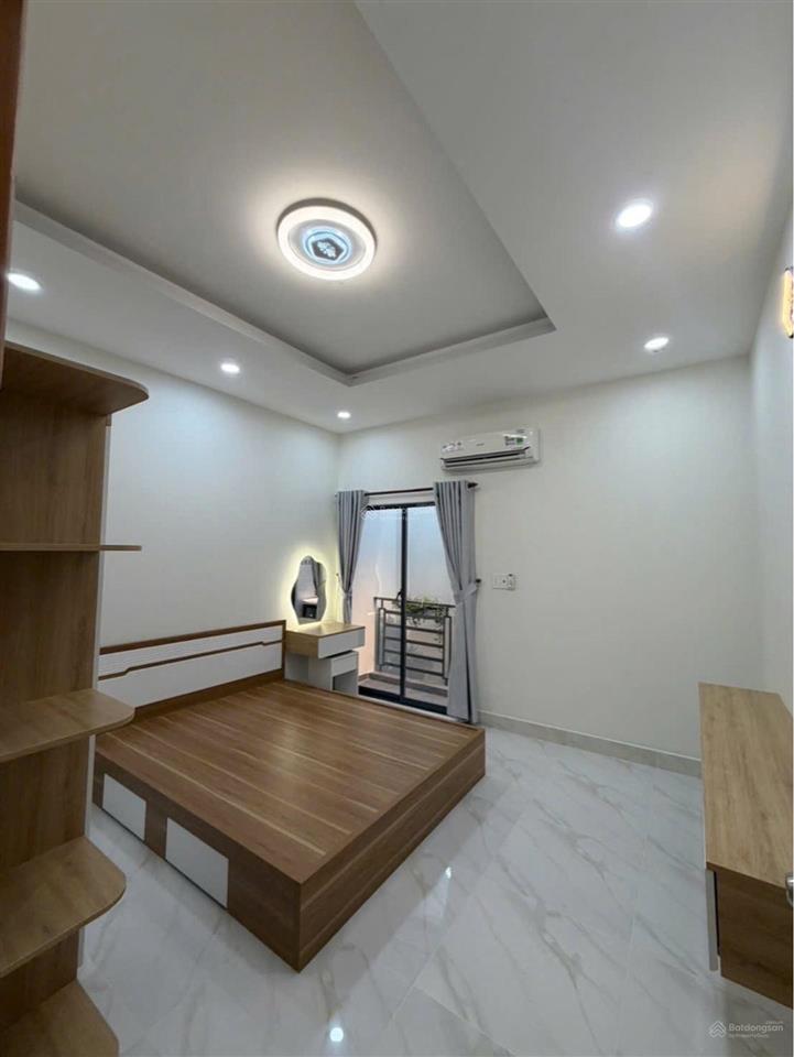 Bán nhà tân thuận  dt 3.9mx16m  kdc hiện hữu  có sân để xe  tặng full nội thất  chỉ 5.8 tỷ