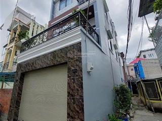 Bán nhà cạnh phú mỹ hưng  dt 5m x 14m  3 tầng 4 pn  shr  tặng nội thất  chỉ 8.05 tỷ