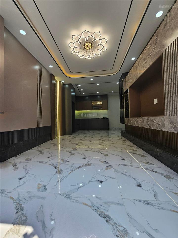 Bán nhà cạnh phú mỹ hưng  hẻm xe hơi  dt  5m x 10m  2 tầng 2pn  shr  hoàn công  chỉ 4,98 t