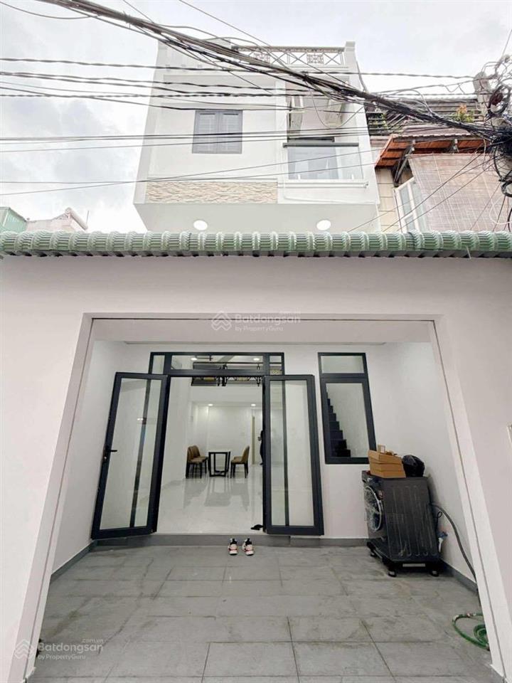 Bán nhà tân thuận. 3 tầng 3 phòng ngủ. dt 54m2. sổ hồng. hẻm thông thoáng. giá chỉ 5,6 tỷ