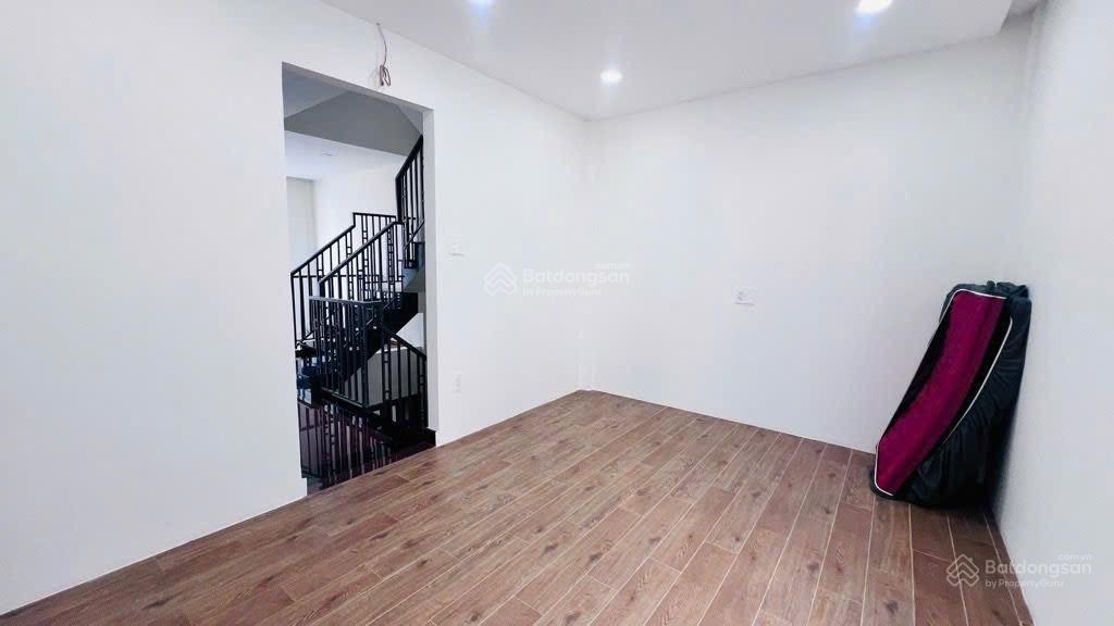 Bán nhà tân hưng. diện tích 133,7m2 (4 tấm 5pn). sổ hồng, hoàn công. hẻm thông nhiều phía. chỉ 7 tỷ