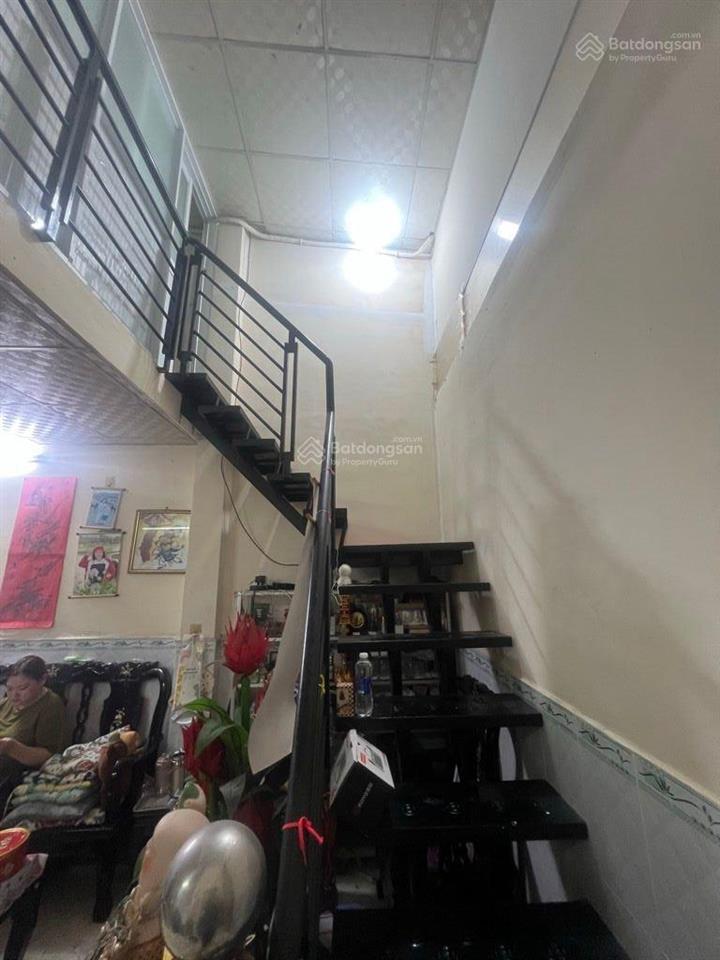 Mua đất tặng nhà nguyễn thị thập. dt 76m2. 3 phòng ngủ. sổ hồng. cách mặt tiền 8m. giá chỉ 4.6 tỷ