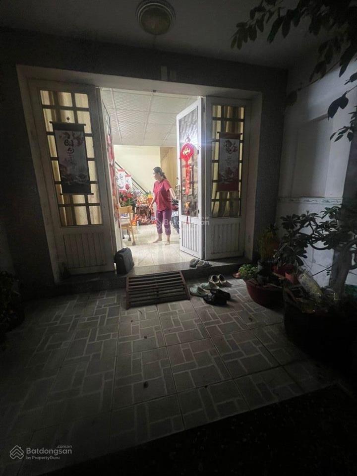 Mua đất tặng nhà nguyễn thị thập. dt 76m2. 3 phòng ngủ. sổ hồng. cách mặt tiền 8m. giá chỉ 4.6 tỷ