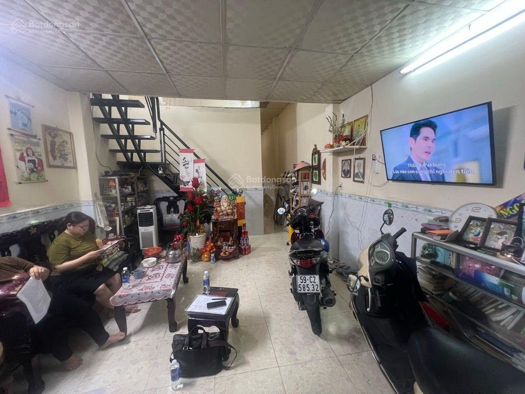 Mua đất tặng nhà nguyễn thị thập. dt 76m2. 3 phòng ngủ. sổ hồng. cách mặt tiền 8m. giá chỉ 4.6 tỷ