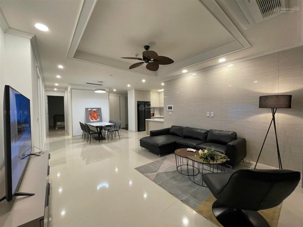 Bán căn hộ 3pn cao cấp starlake tây hồ tây  113m  full nội thất đẹp