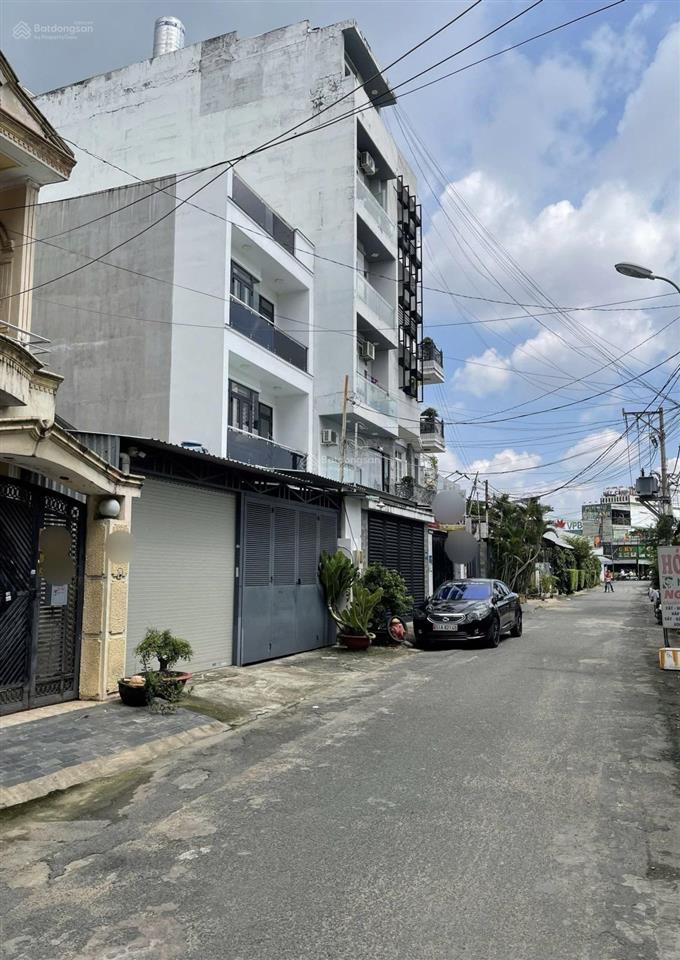 Bán chdv diện tích khủng 17 phòng 1 mặt tiền kinh doanh