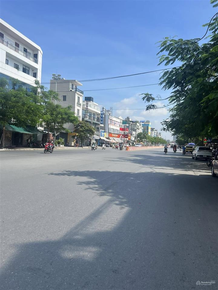 Chủ cần bán đất siêu vip mặt đường tại hồ sen. dt191,3m2  mt 3,5m.