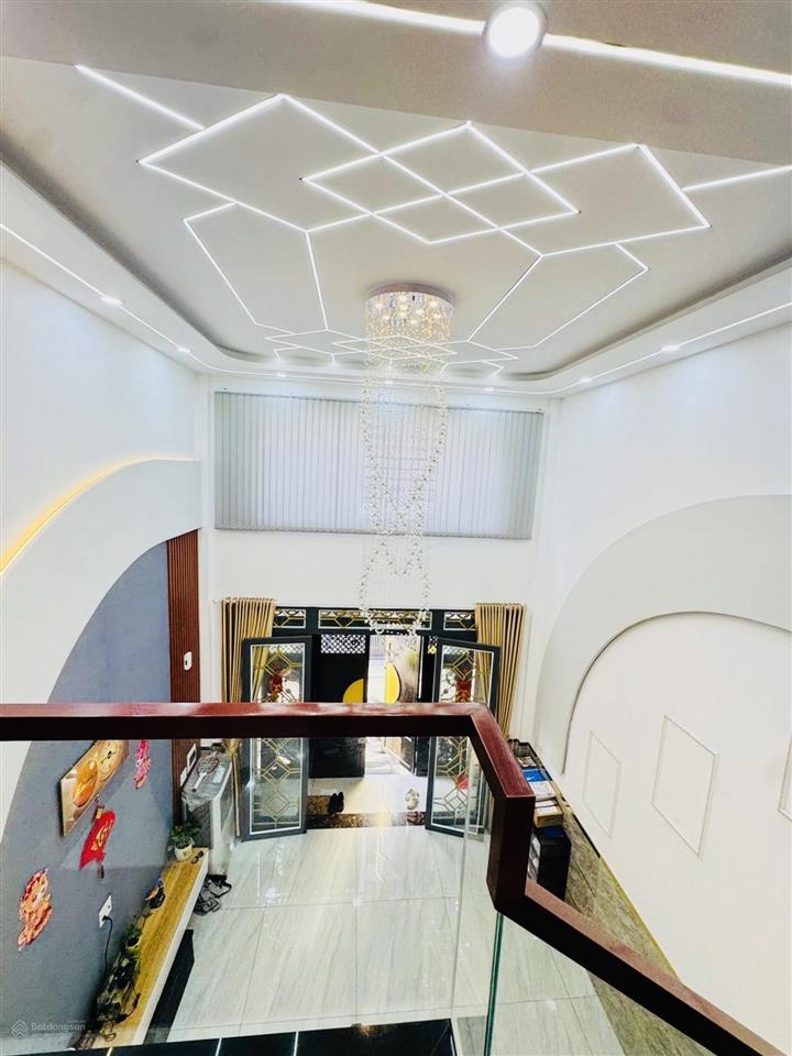 Giá chỉ hơn 6đsở hữu ngay nhà 5 tầng hẻm xe hơi ngay lê văn quới ngã tư bốn xãgiáp tân phú