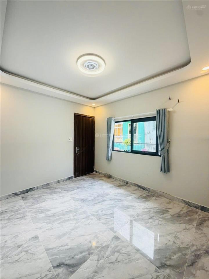 Gấp bán nhà ngay tỉnh lộ 10 sát bên tên lửa  chủ nhặt bán  bề ngang lớn gần 9m