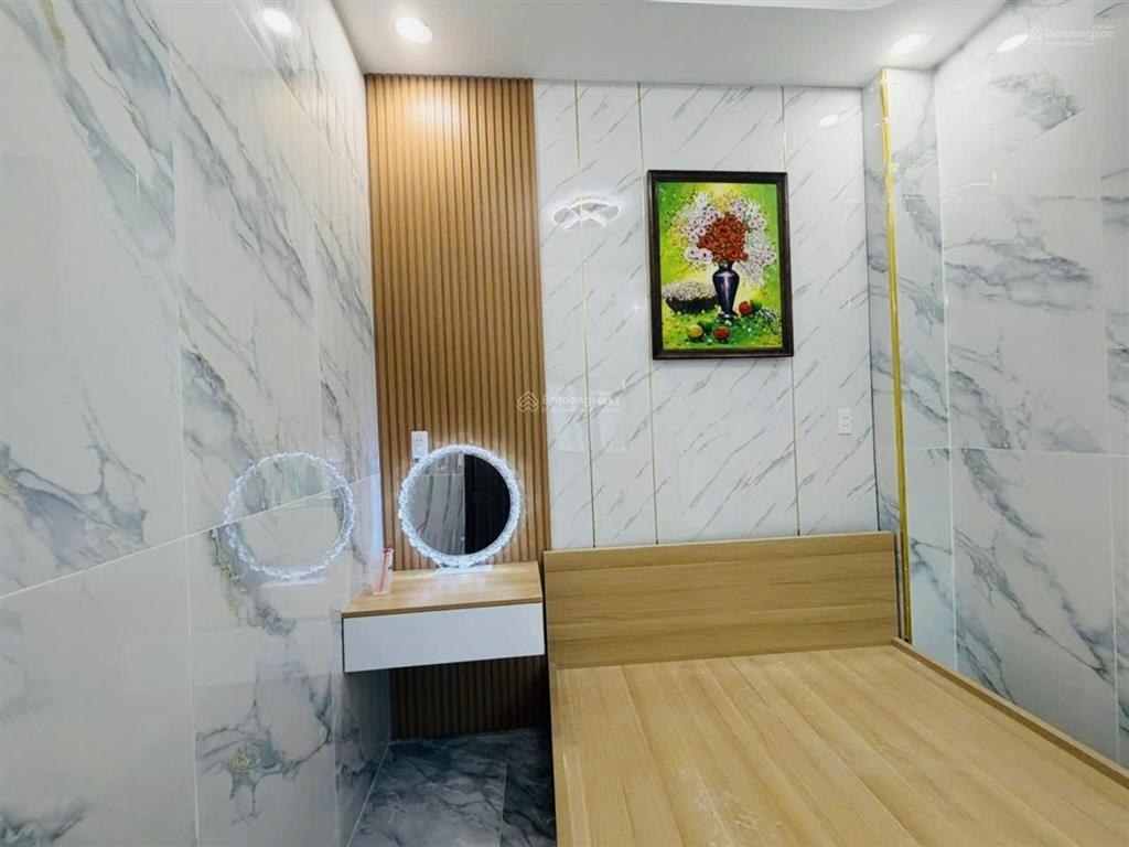 Gấp bán nhà ngay tỉnh lộ 10 sát bên tên lửa  chủ nhặt bán  bề ngang lớn gần 9m