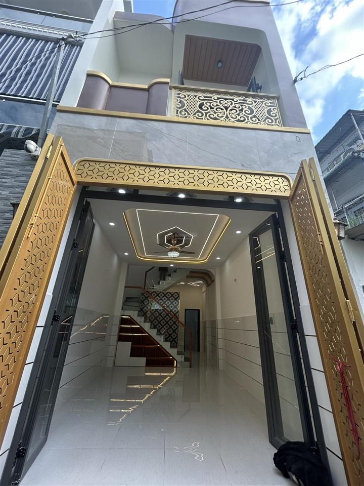 Nhà ngay tên lửa tỉnh lộ 10  kề bên trường học
