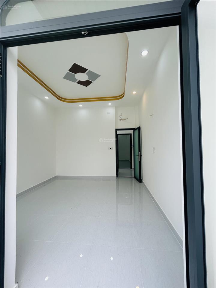 Nhà ngay tên lửa tỉnh lộ 10  kề bên trường học
