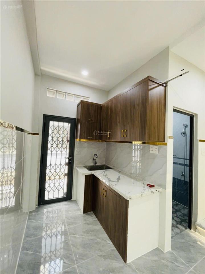 Nhà ngay tỉnh lộ 10  giáp quận 6 bà hom  chủ gấp bán
