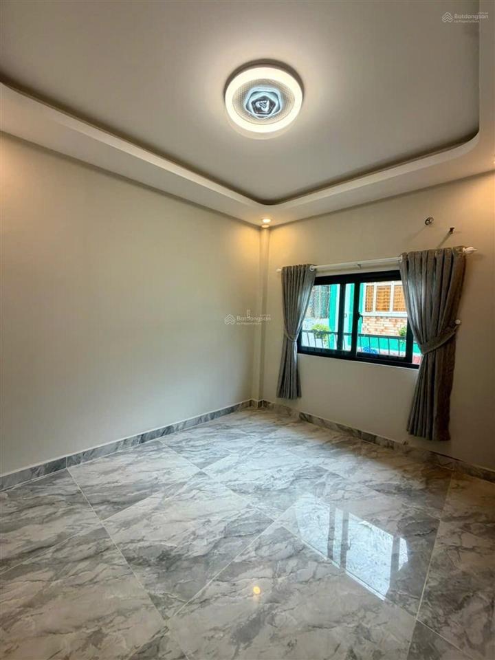 Bề ngang rộng gần 9m  giá hơn 3 tỷ xíu