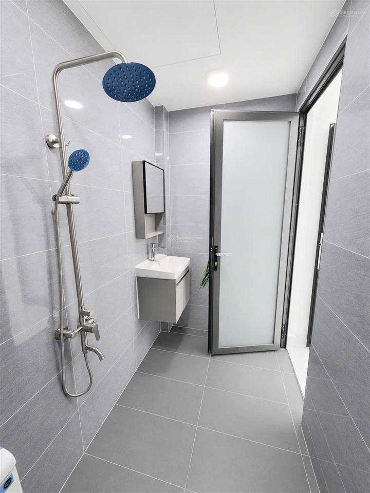 Hơn 5 tỷ  nhà sát bên hẻm xe hơi