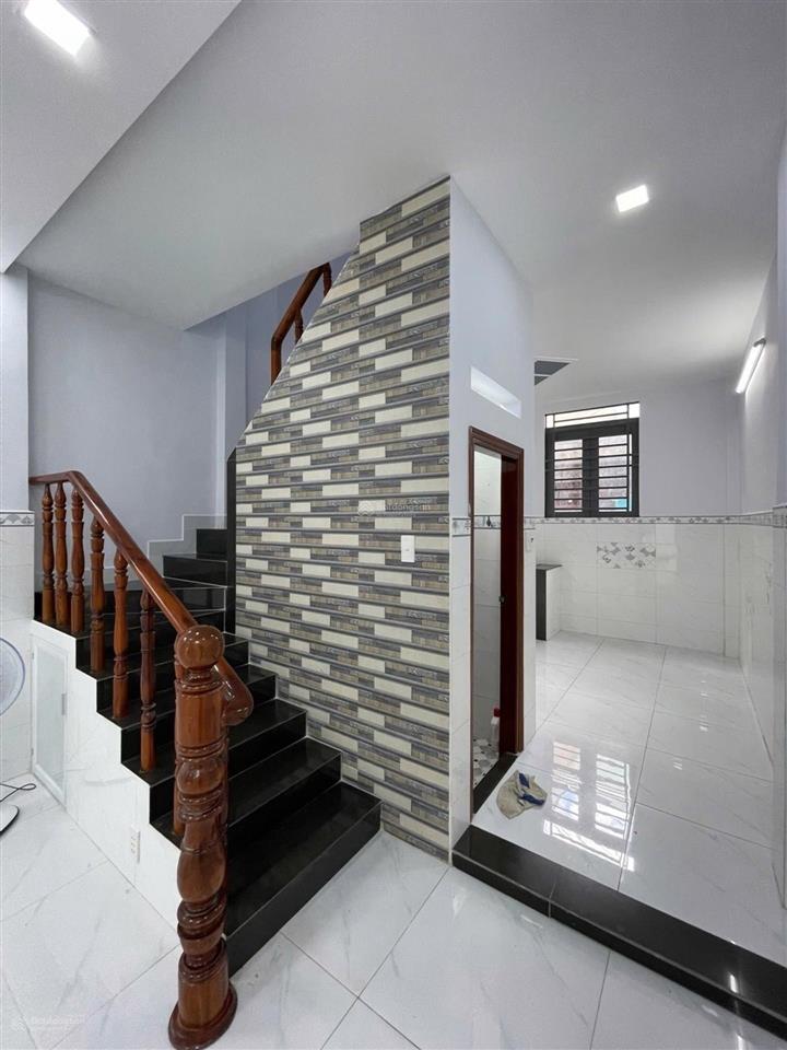 Hẻm xe hơi  ngay chợ bốn xã  giá hơn 3 tỷ