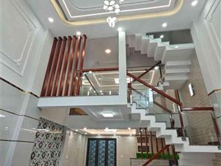 Nhà mặt tiền  tiện kinh doanh mua bán  giá chỉ hơn 8 tỷ xíu còn thương lượng. ngay tên lửa