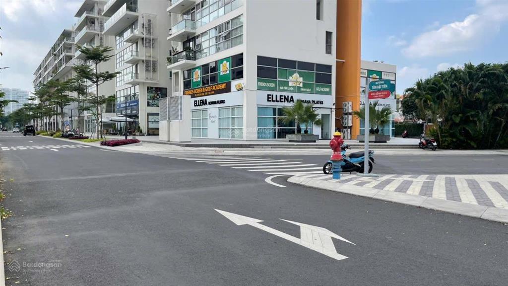 Chính chủ bán căn góc shophouse mặt tiền đường tôn dật tiên giá rẻ thị trường, sẵn hđ thuê đến 2027