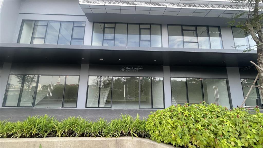 Bán căn shophouse the infiniti dt 136,6m2. mặt tiền đường nguyễn văn tưởng  mới nhận nhà  giá tốt