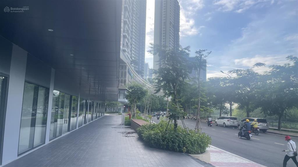 Bán căn shophouse the infiniti dt 136,6m2. mặt tiền đường nguyễn văn tưởng  mới nhận nhà  giá tốt