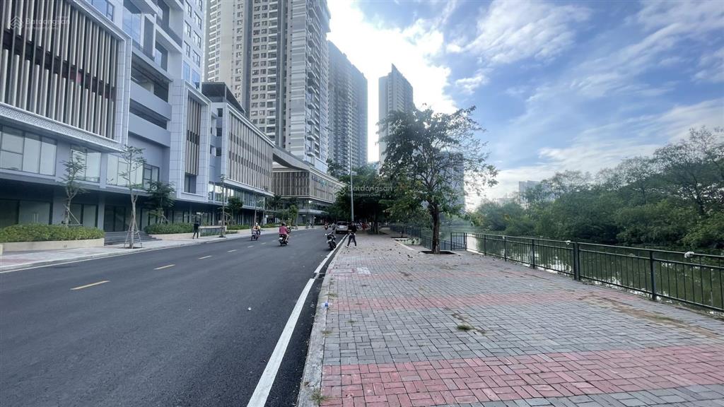 Bán căn shophouse the infiniti dt 136,6m2. mặt tiền đường nguyễn văn tưởng  mới nhận nhà  giá tốt