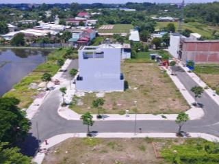 1 lô duy nhất kdc tân phú trung(80m2)giá 1,95tỷ. bao phí thuế kèm giấy phép xây dựng.  0902 850 ***